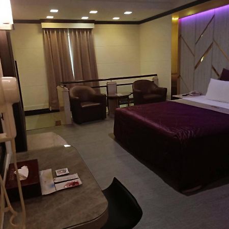 Xin Yuan Motel Taichung Dış mekan fotoğraf