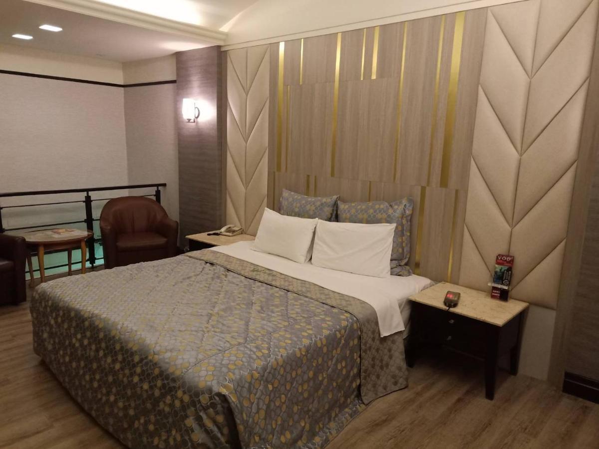 Xin Yuan Motel Taichung Dış mekan fotoğraf